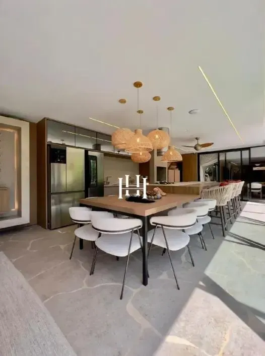 Furnished house, 800 m², with a bathtub — photo 2