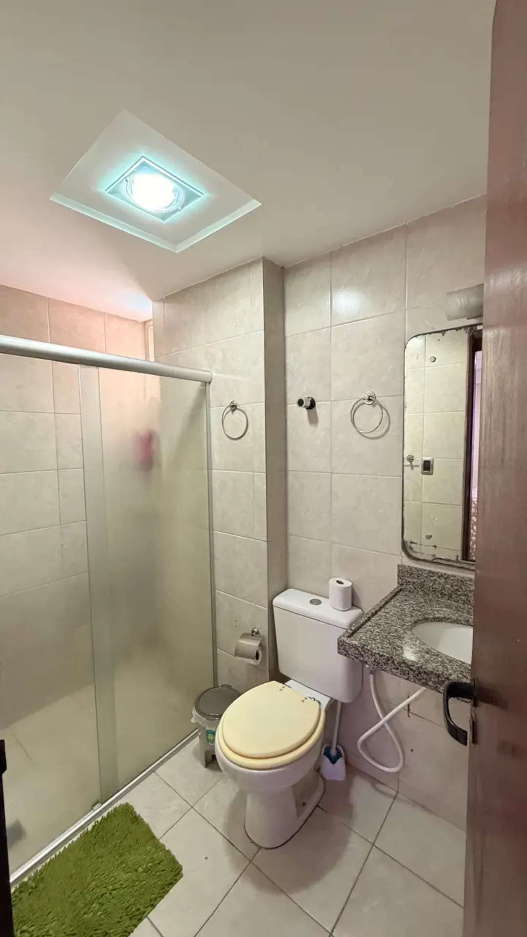 3-bedroom apartment with a washing machine — photo 10