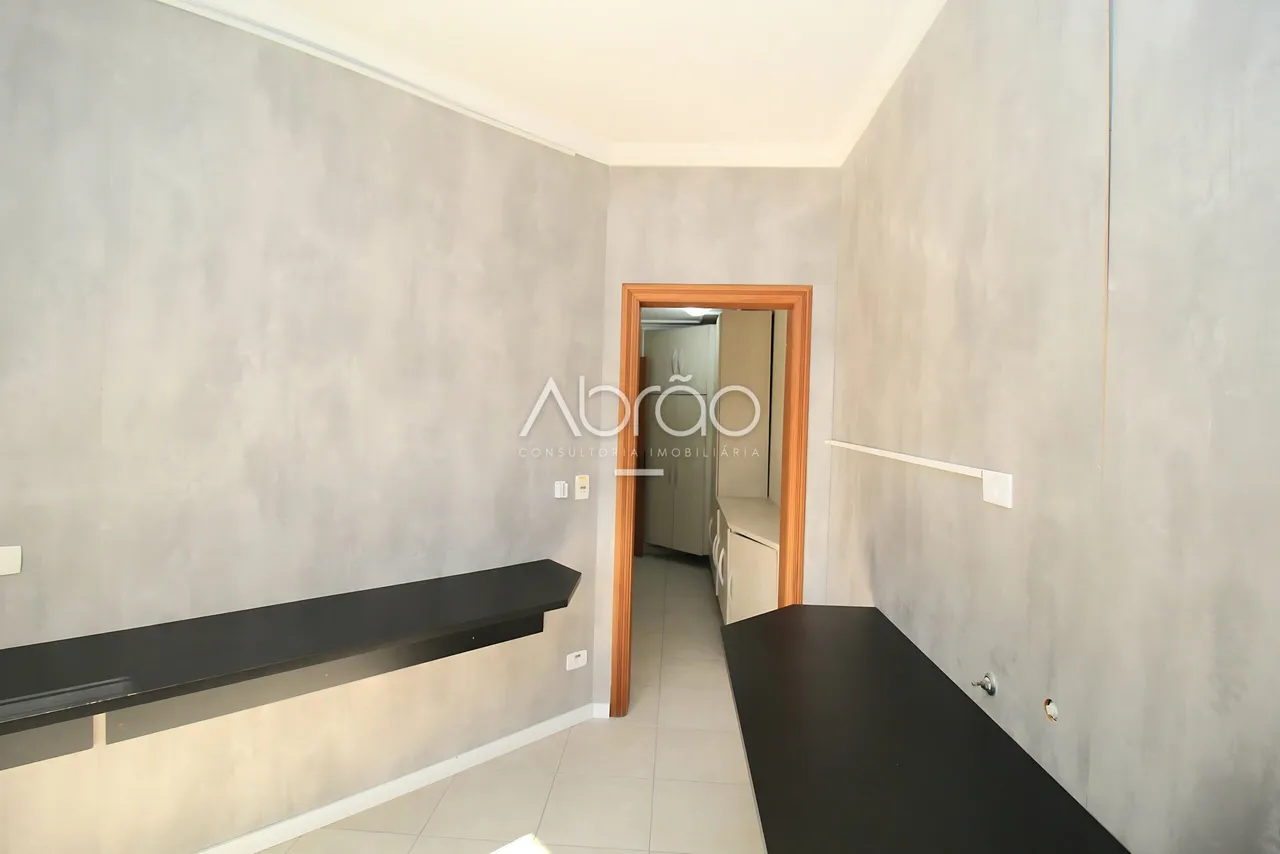 Commercial house with 5 bedrooms and 528 m², integrated kitchen — photo 15