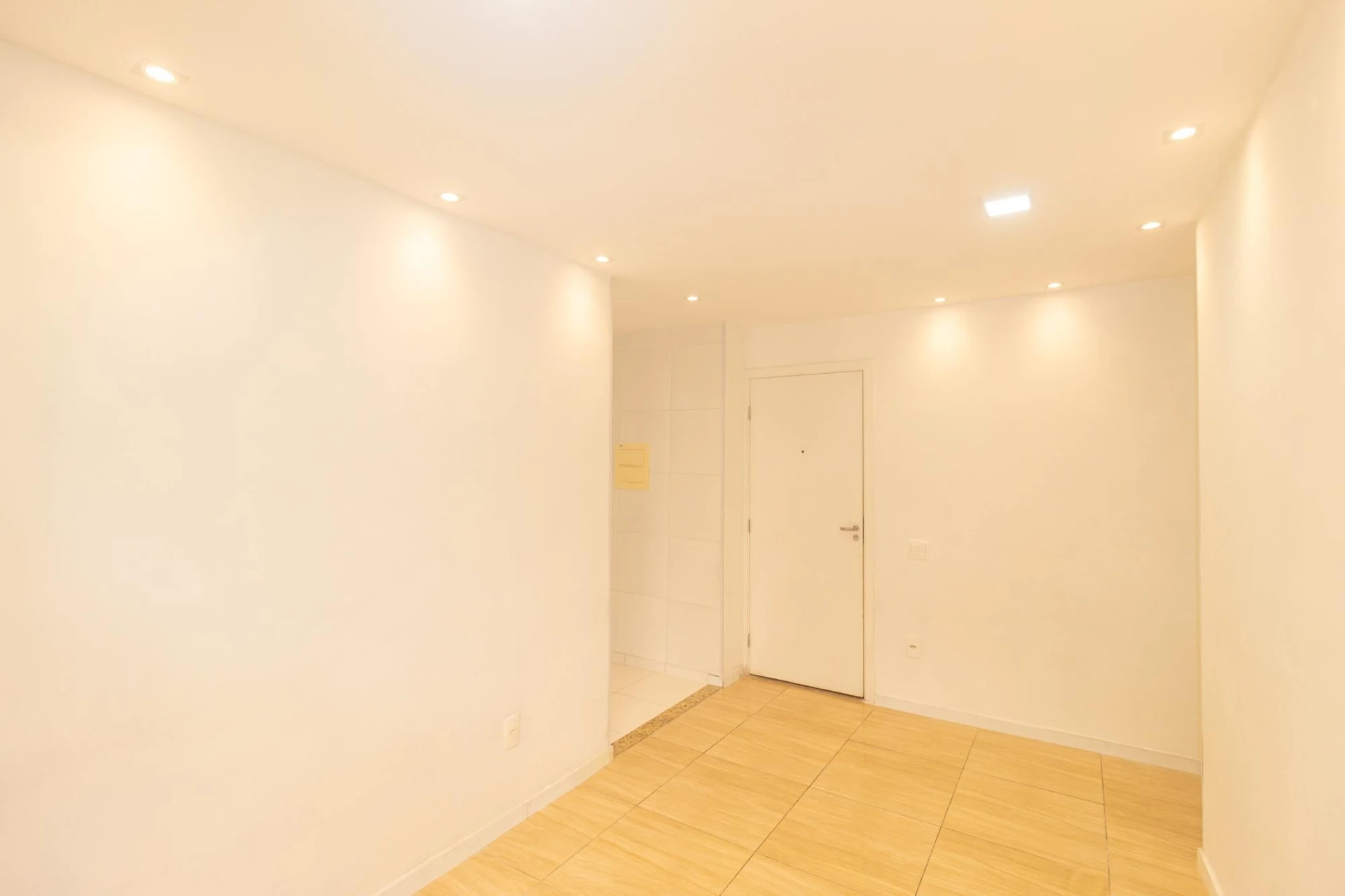 Unfurnished 2-bedroom apartment with 1 parking space — photo 23