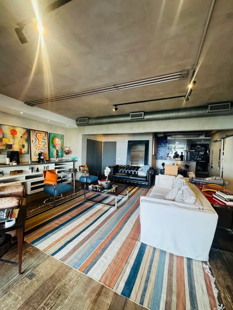 Departamento de 3 dormitorios con ventanales de piso a techo