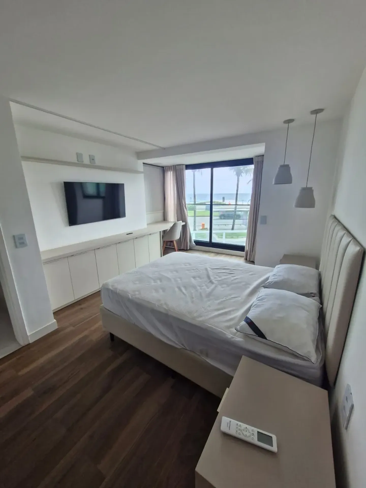 Furnished house, 280 m², with a water view — photo 10