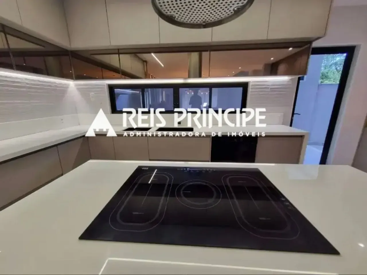 Furnished house with open-plan kitchen and 5 bedrooms — photo 17