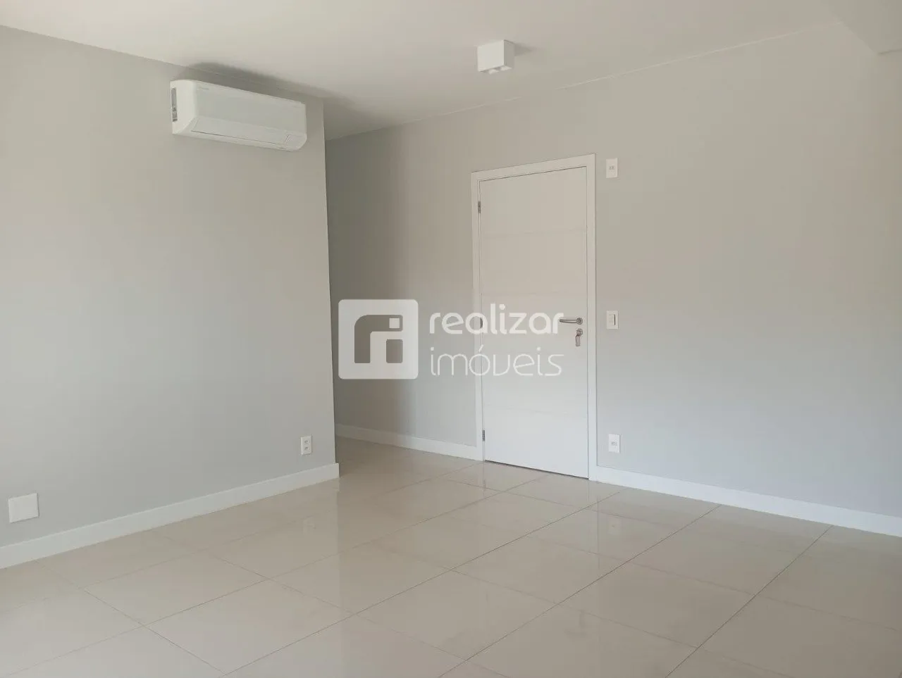 Mountain view in a 2-bedroom apartment, 75 m² — photo 11
