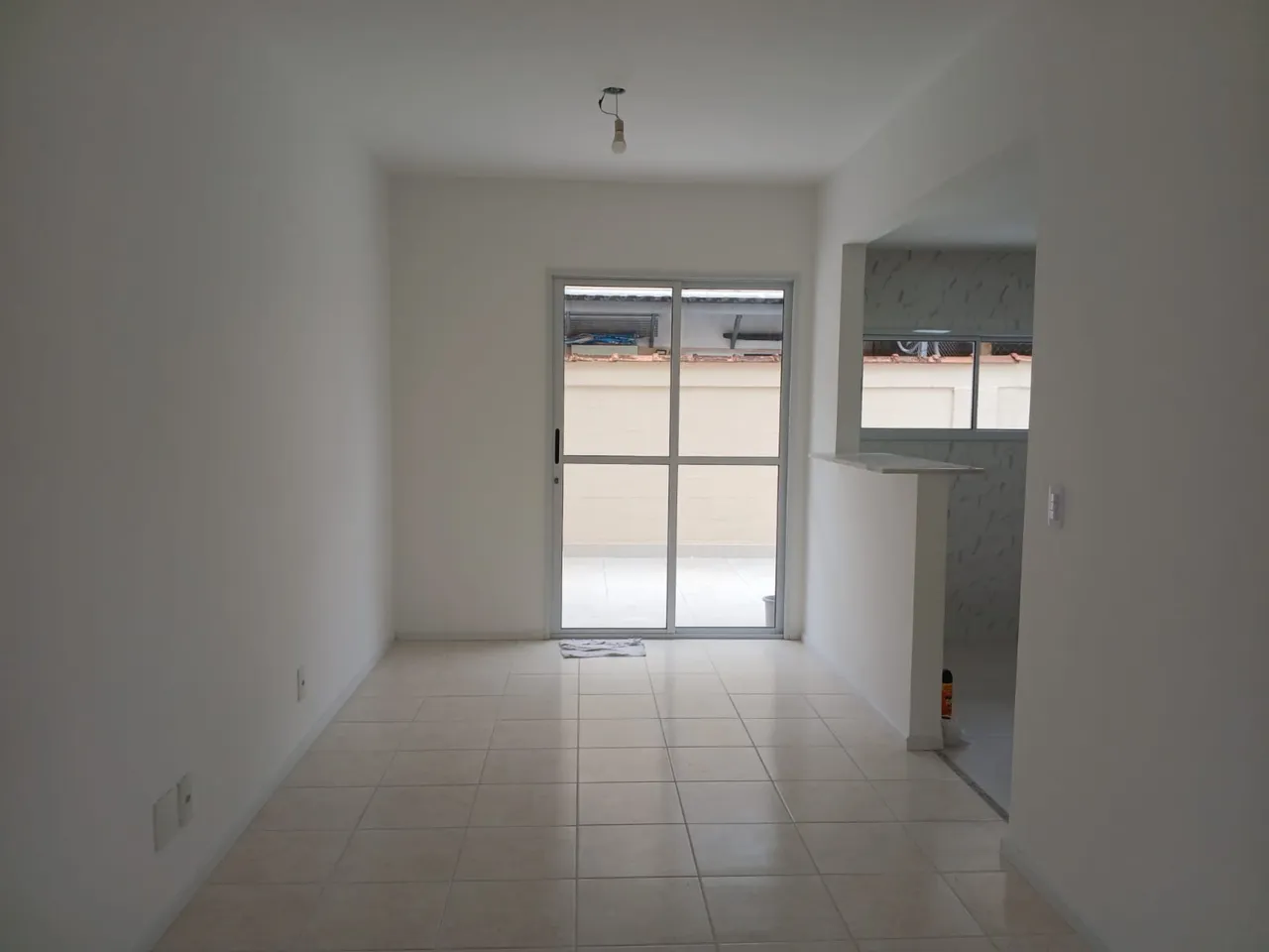 Unfurnished house with 3 bedrooms and open-plan kitchen