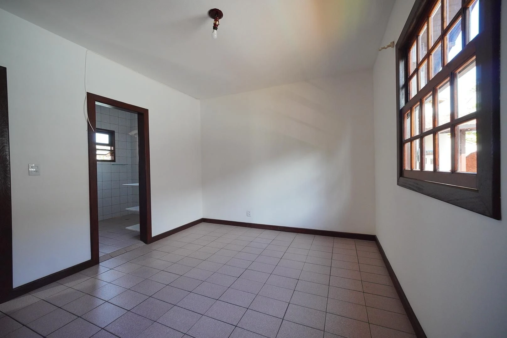 4-bedroom house with a garden — photo 10
