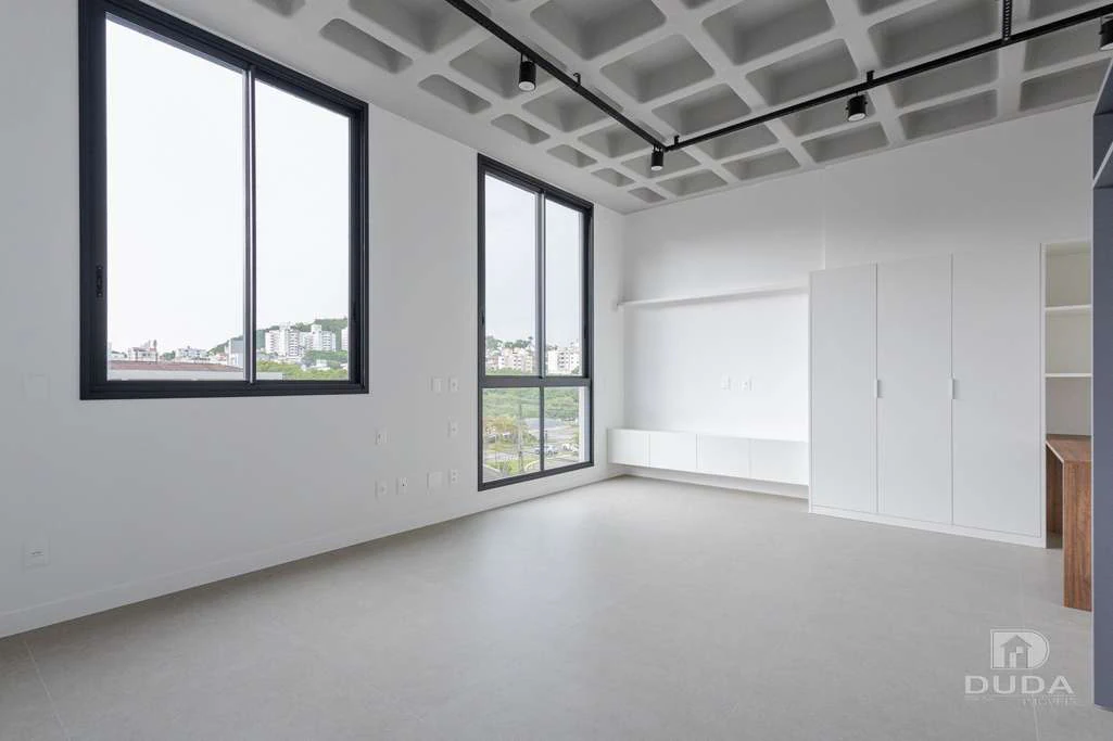 1-bedroom apartment with open-plan kitchen, 64 m² — photo 3