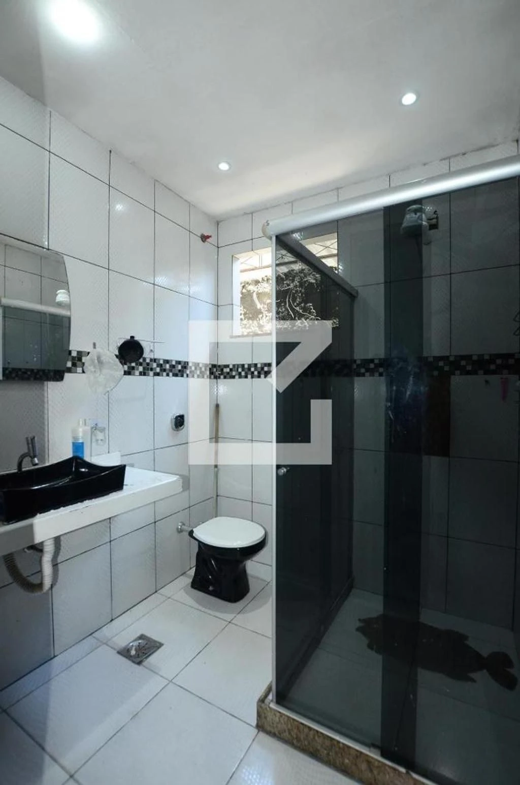 Furnished apartment, 260 m², with a grill on the balcony — photo 43