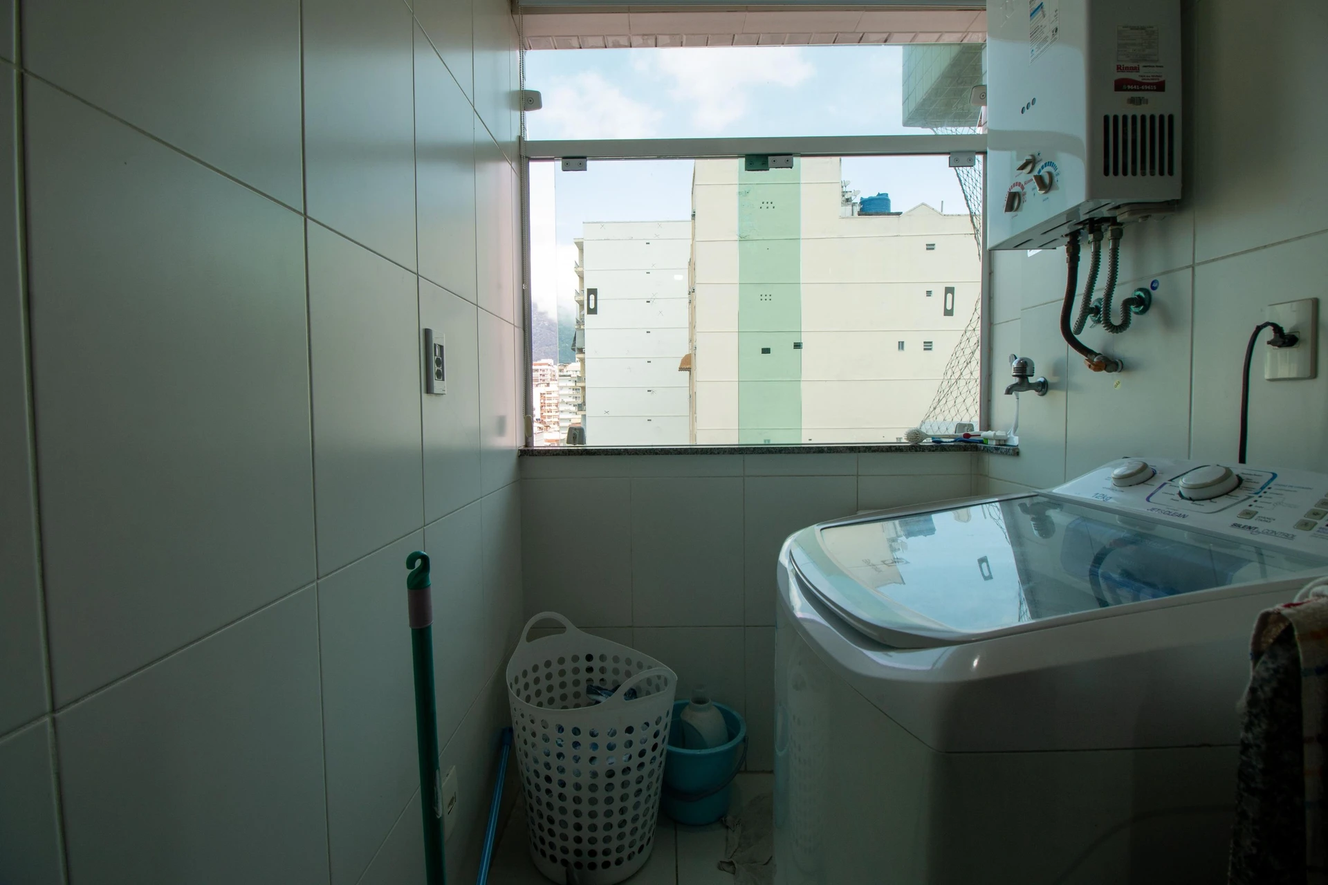 Floor-to-ceiling windows in a 2-bedroom apartment, 59 m² — photo 7
