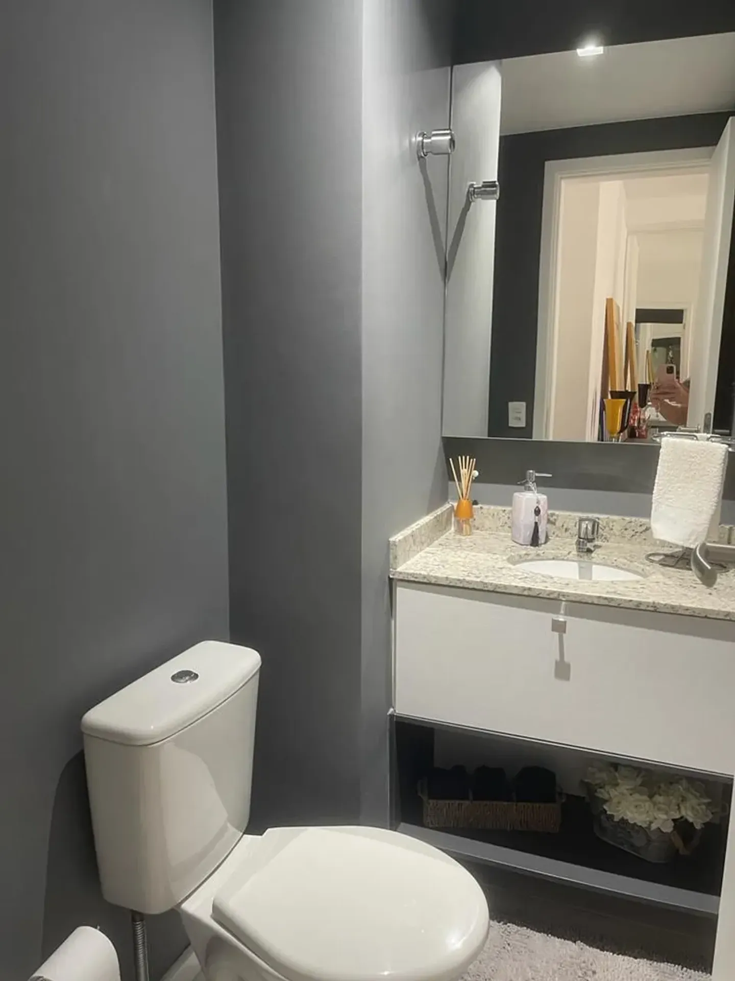 86 m² apartment with a walk-in closet and a washing machine — photo 11