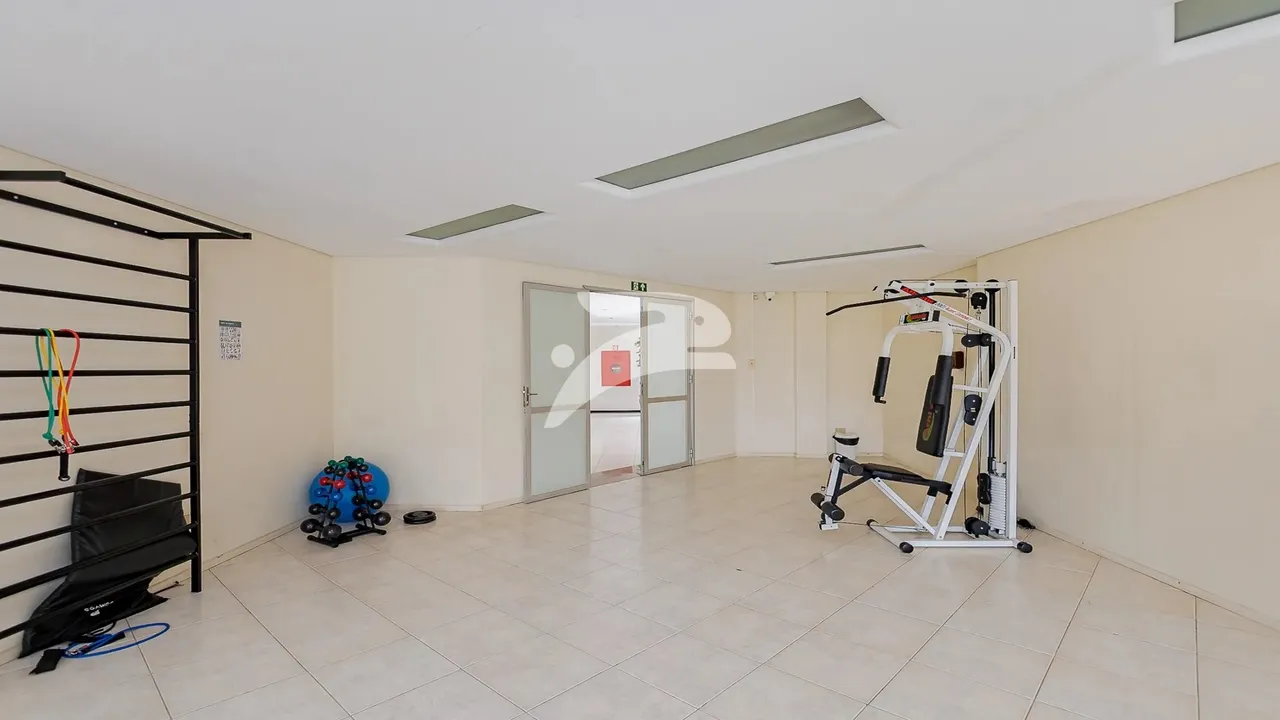 3-bedroom apartment in a building with a gym — photo 7
