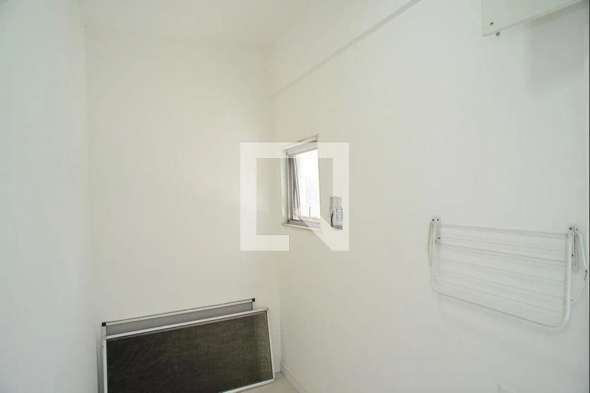 3-bedroom apartment with a walk-in closet — photo 47