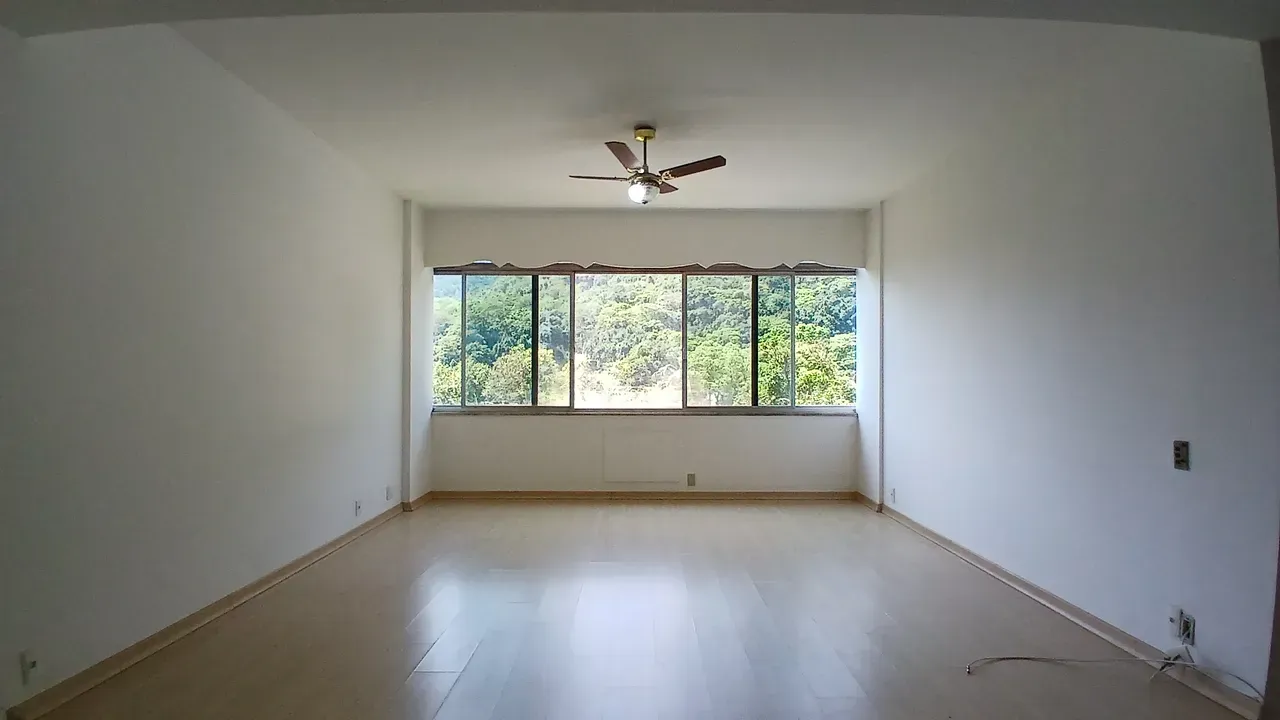 Vista a la montaña y 3 dormitorios: departamento de 148 m²