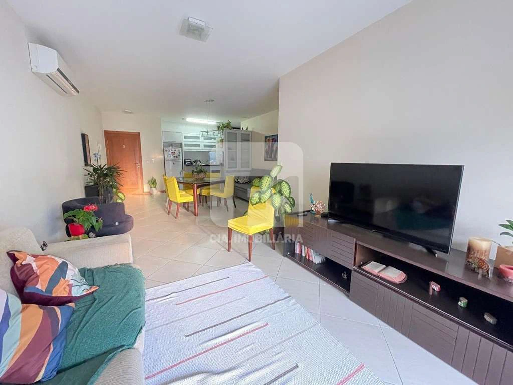 3-bedroom apartment with suite and 2 parking spaces — photo 4