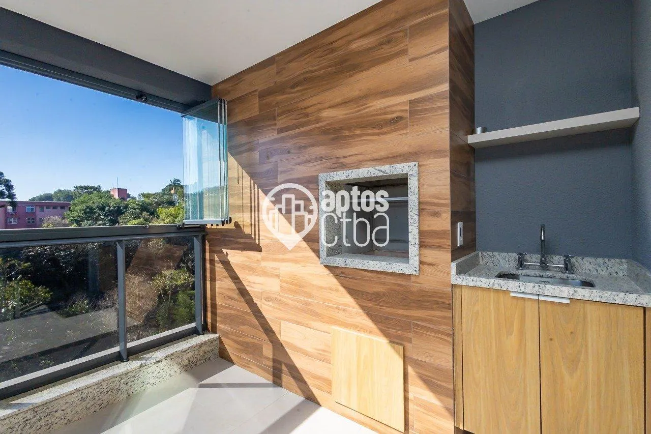 Glass-enclosed balcony in a 2-bedroom apartment, 81 m² — photo 10