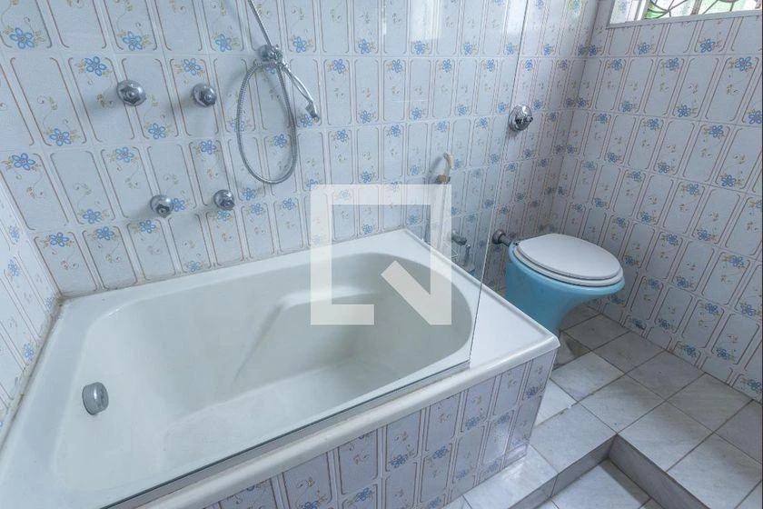 Apartamento com 4 quartos, cozinha com fogão a gás e varanda — photo 30