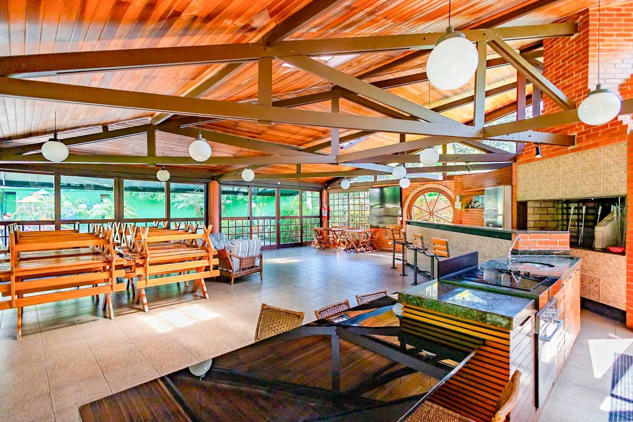 House with 3 bedrooms and 5 bathrooms, 477 m² — photo 13