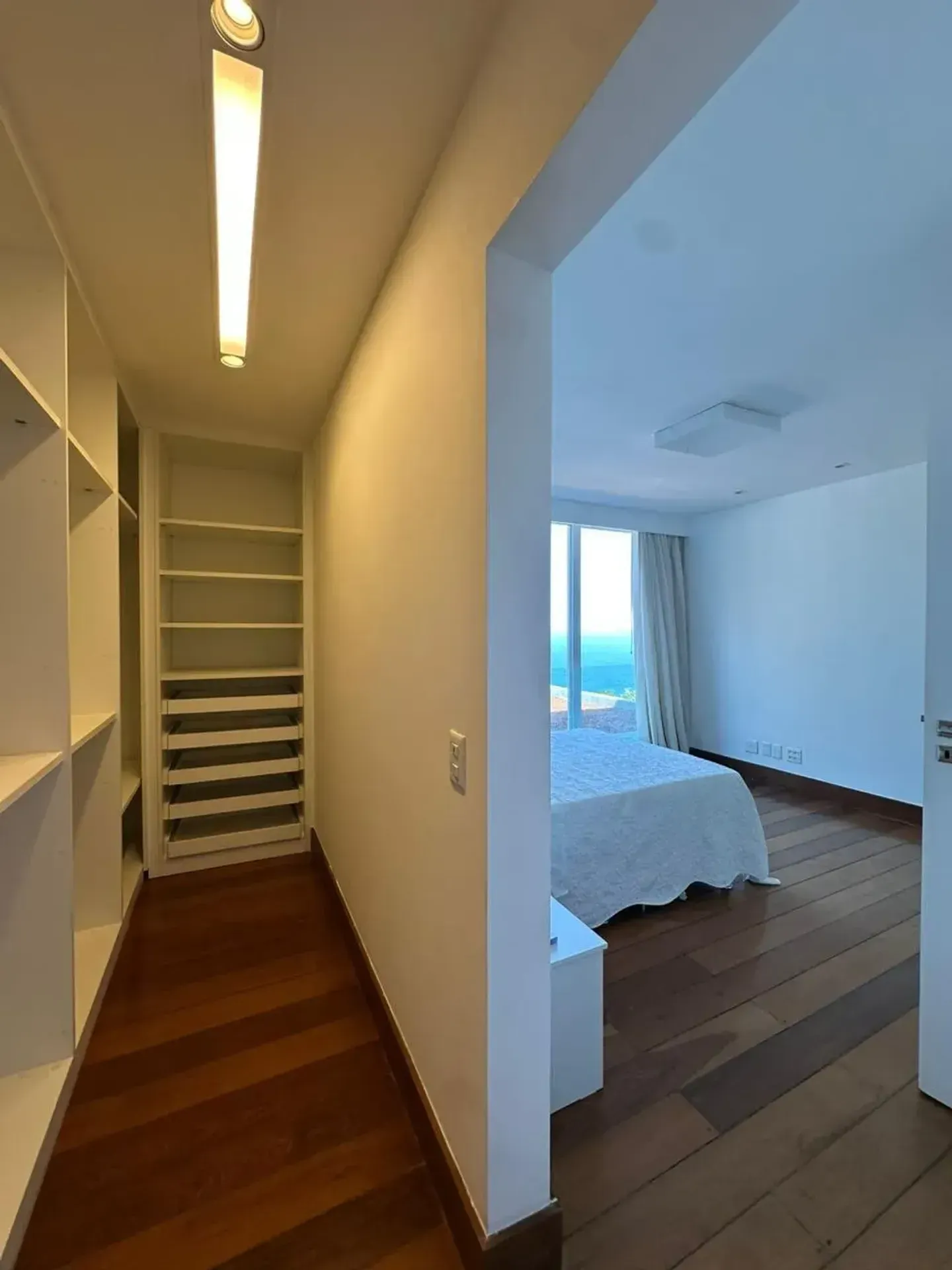 Furnished house with 4 bedrooms, balcony and 5 bathrooms — photo 28