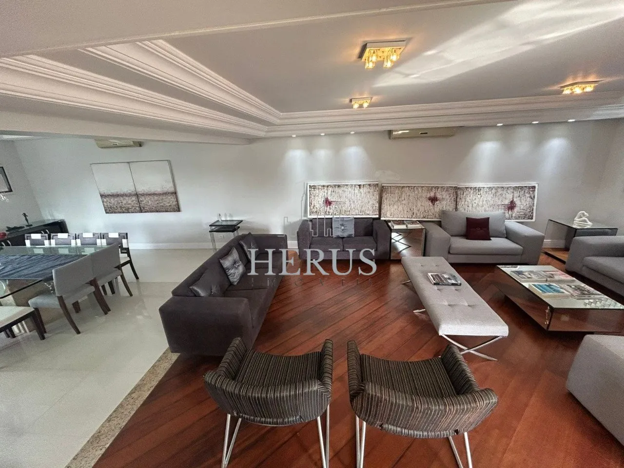 House with 4 bedrooms and 3 en-suite baths, 325 m² — photo 16