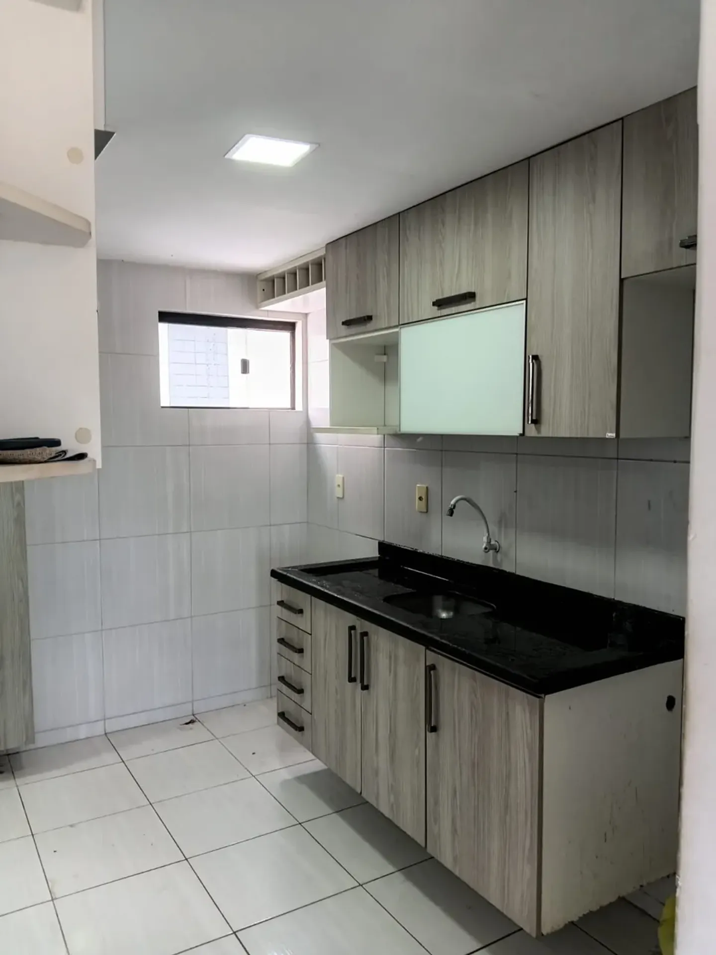 Квартира: 3 спальні, 1 з власною ванною кімнатою, 72 м² — photo 2