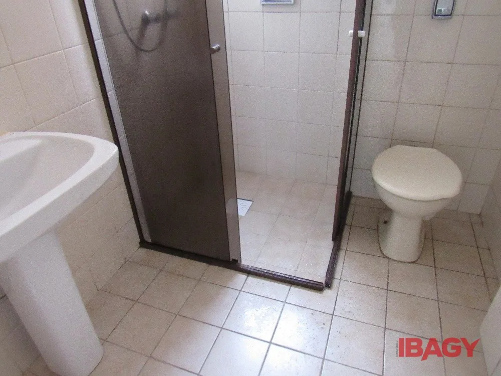 Apartment, 65 m², with a glass-enclosed balcony — photo 2