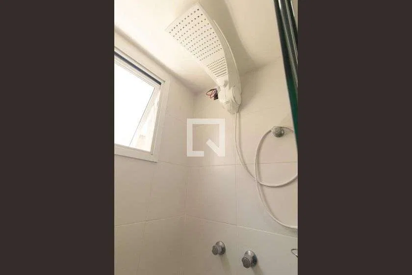 2-bedroom apartment with a walk-in closet in Curitiba — photo 13