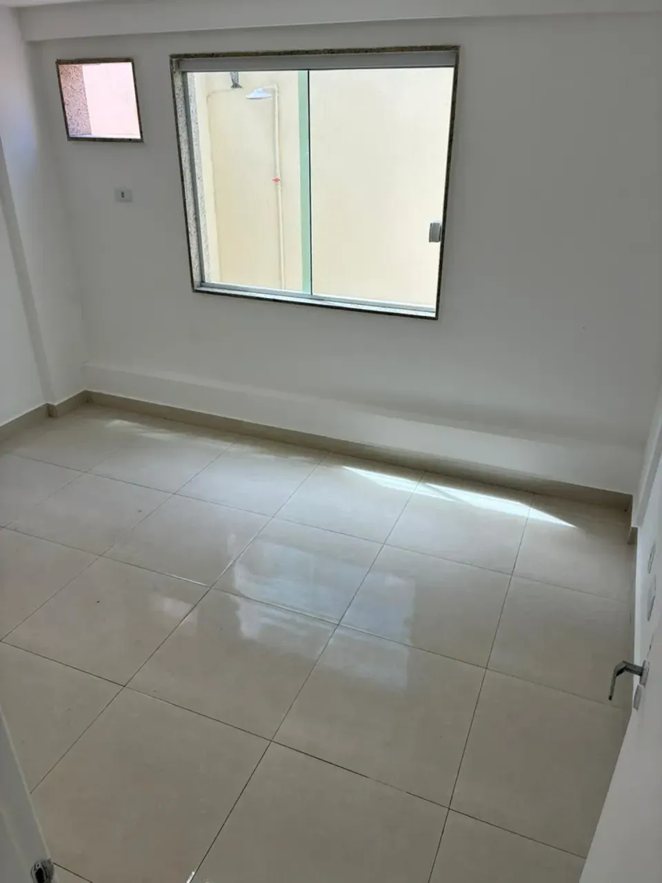 1-bedroom apartment with open-plan kitchen and balcony — photo 3
