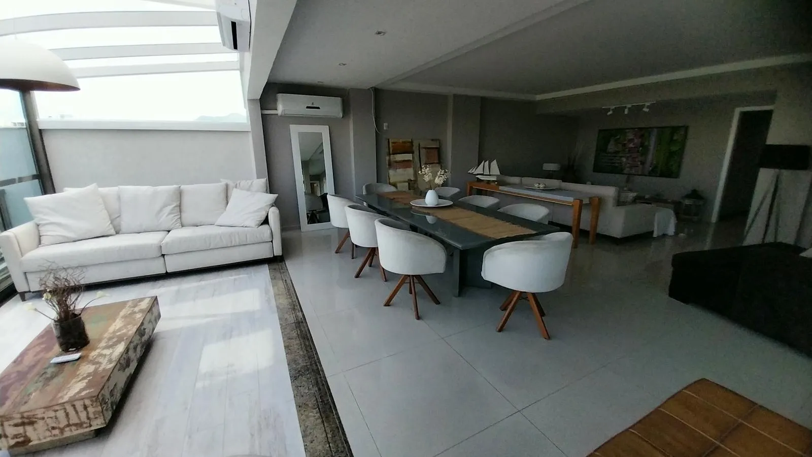 Unfurnished apartment with 4 bedrooms and 5 bathrooms — photo 18