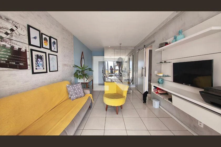 3-bedroom apartment in a building with a gym — photo 9