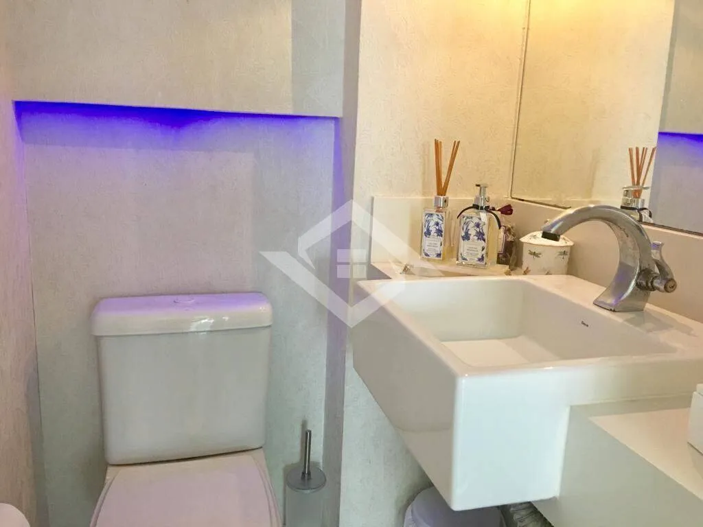 3-bedroom apartment with a bathtub — photo 17