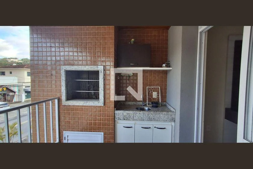 3-bedroom apartment in a building with a pool — photo 5
