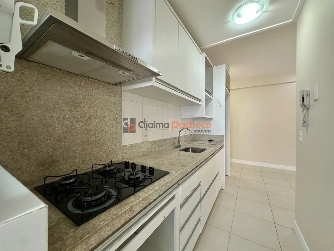 Balcony with a grill in a 2-bedroom apartment, 69 m² — photo 30