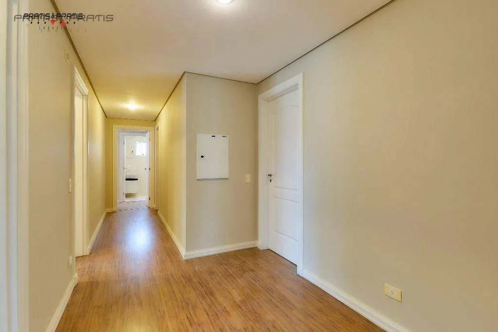 Apartment with 4 bedrooms and gas-stove kitchen — photo 18