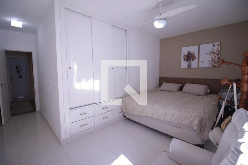 4-bedroom house with a home office — photo 16