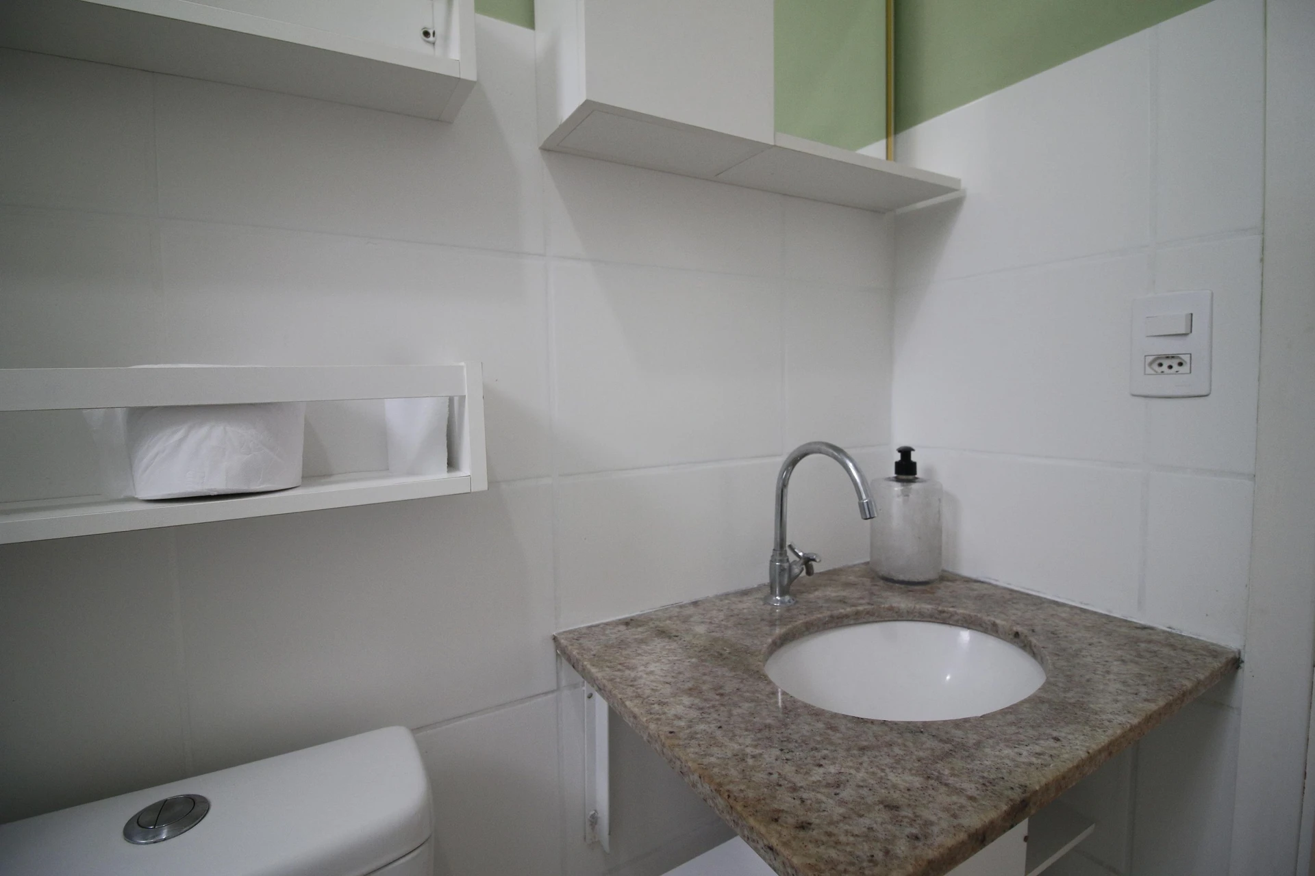 2-bedroom apartment in a building with a gym — photo 23