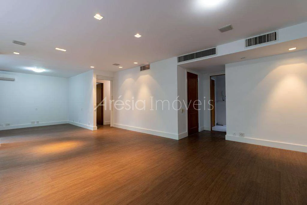 160 m² apartment with 3 en-suite bedrooms and 2 spots — photo 19