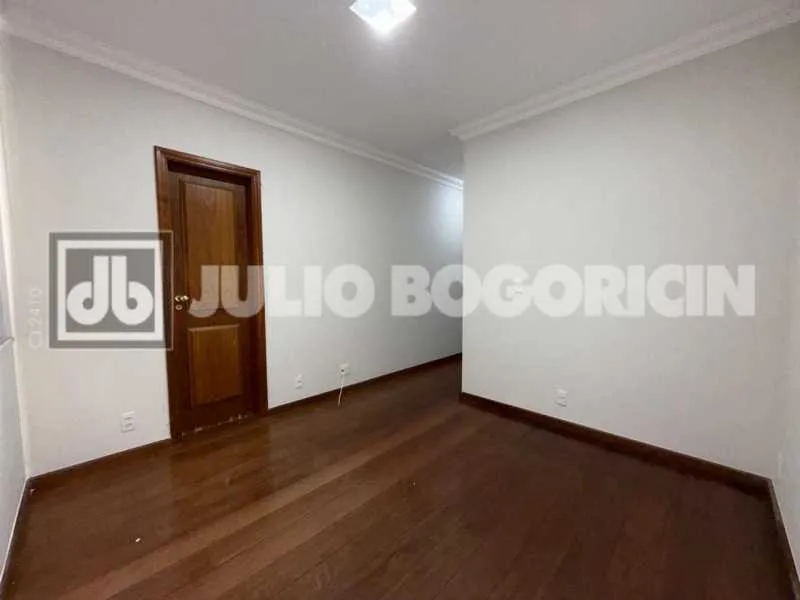 Apartamento sem mobília com 4 quartos e 5 banheiros — photo 11
