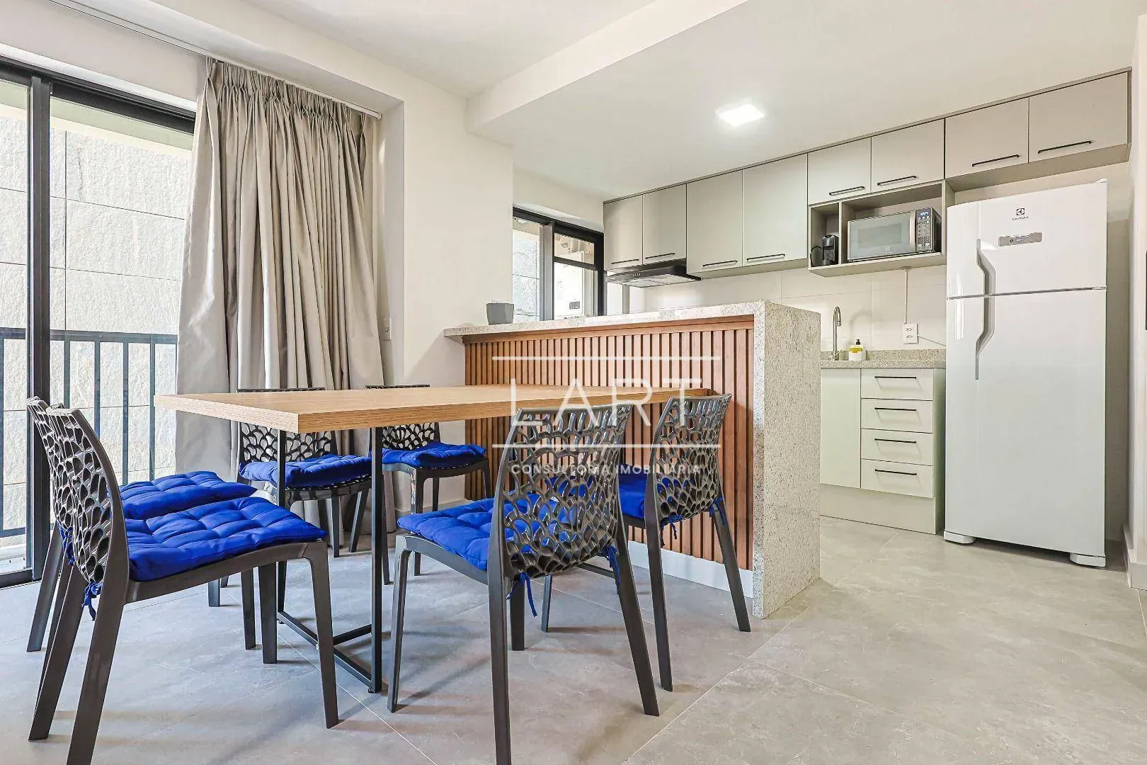 Furnished 100 m² apartment on the 5th floor with 1 parking — photo 2
