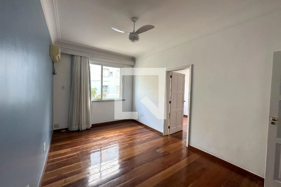 Apartamento com 4 quartos e sala de estar, 3 banheiros — photo 13