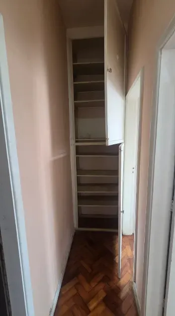 Wood or laminate floors in a 2-bedroom apartment, 90 m² — photo 17