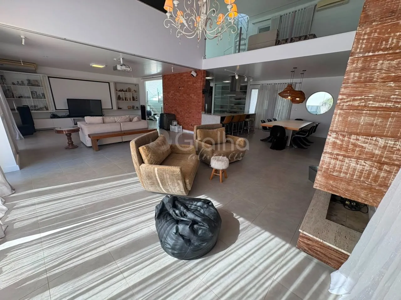Мебльований будинок 868 м² з 3 люксами та 9 місцями — photo 6