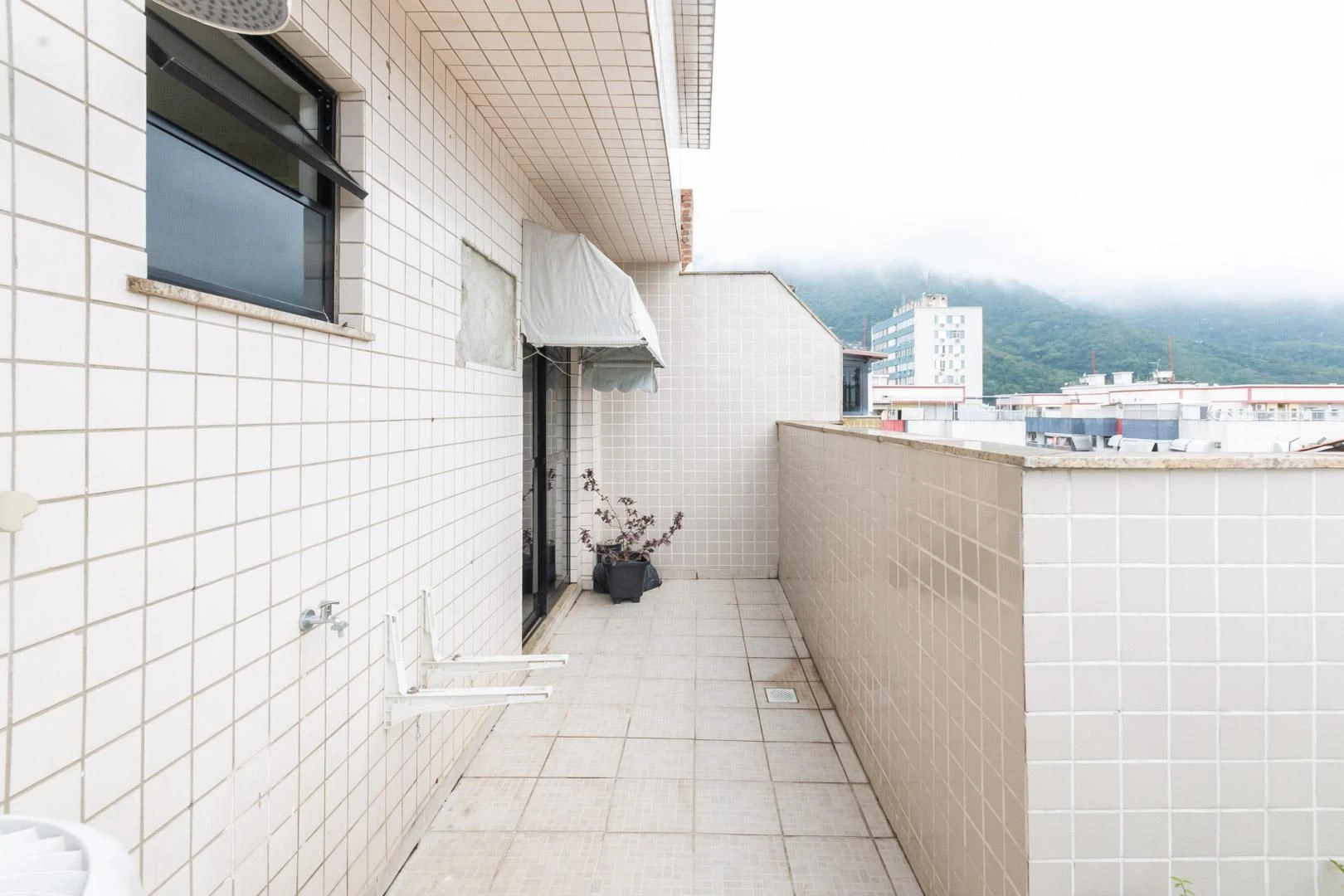 4-bedroom apartment with a mountain view in Rio de Janeiro — photo 63
