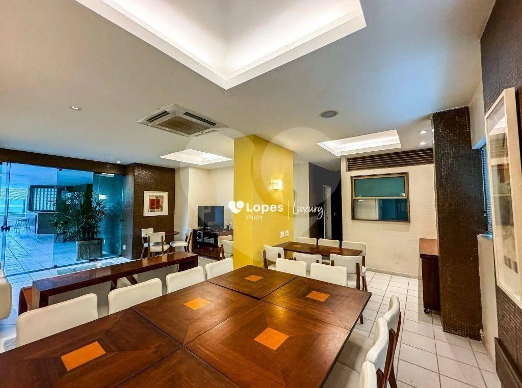 158 m² duplex penthouse with 3 bedrooms and 4 bathrooms — photo 36