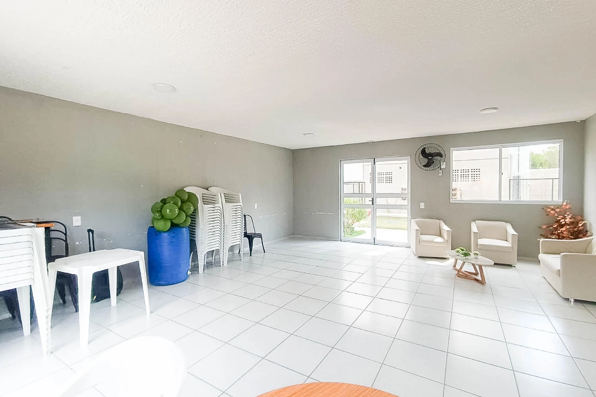Apartamento de 2 dormitorios y baño con ducha de vidrio — photo 45