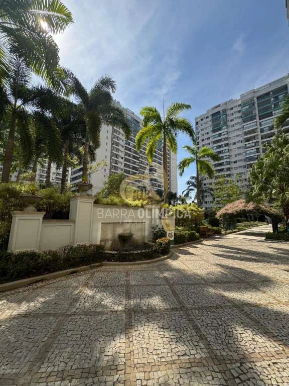 Furnished 2-bedroom apartment with a private BBQ — photo 24