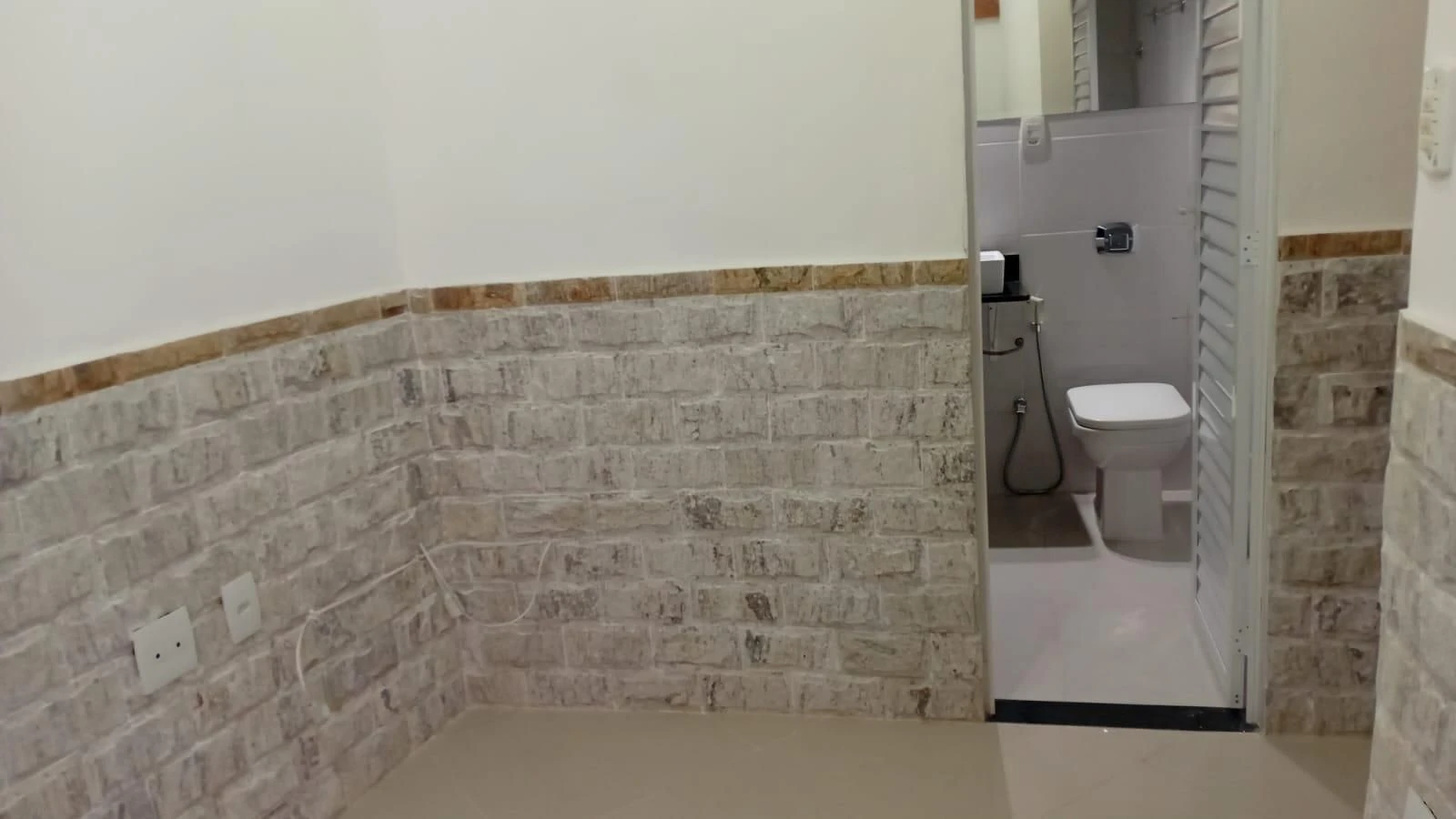 House with 2 bedrooms, 1 bathroom and separate kitchen — photo 24