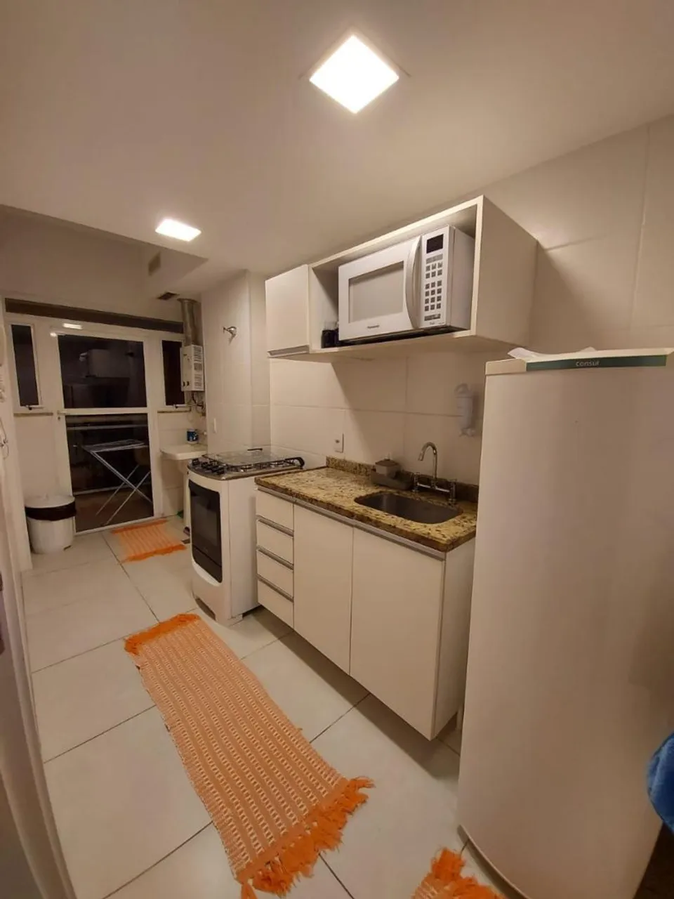 Furnished 1-bedroom apartment with 2 bathrooms — photo 2