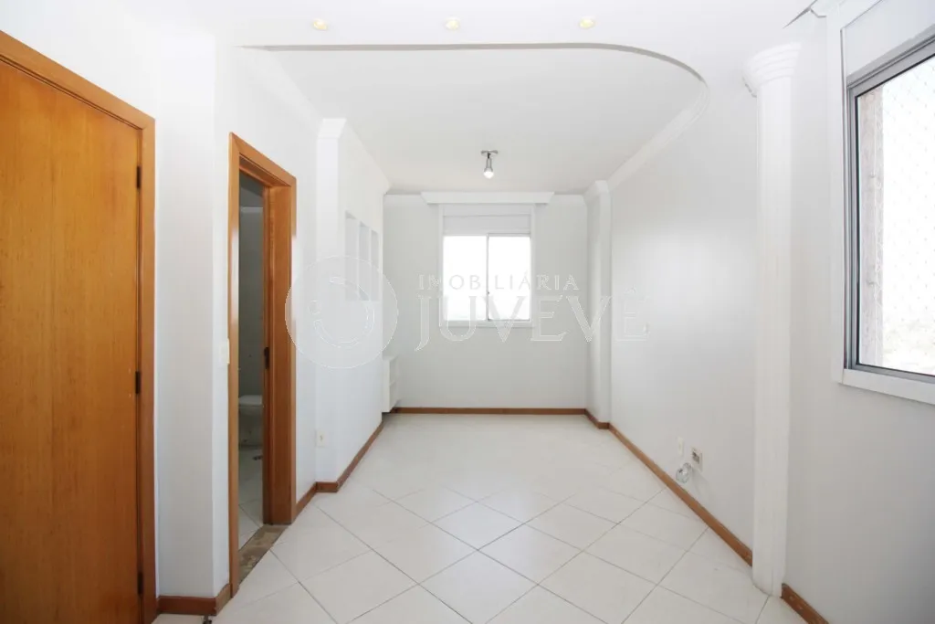 Apartment, 93 m², with a glass-enclosed balcony — photo 19