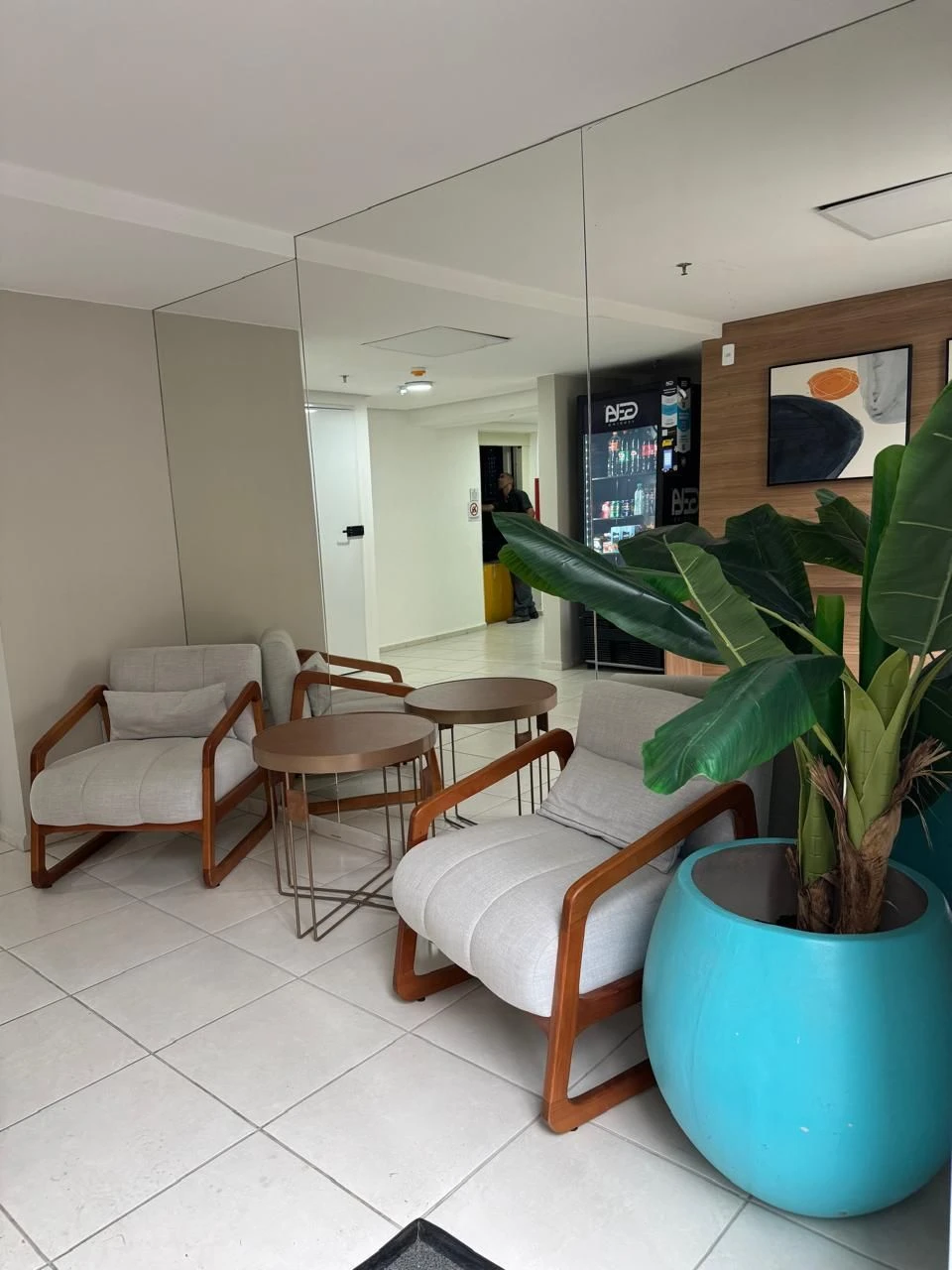 Furnished 2-bedroom apartment with 2 bathrooms — photo 43