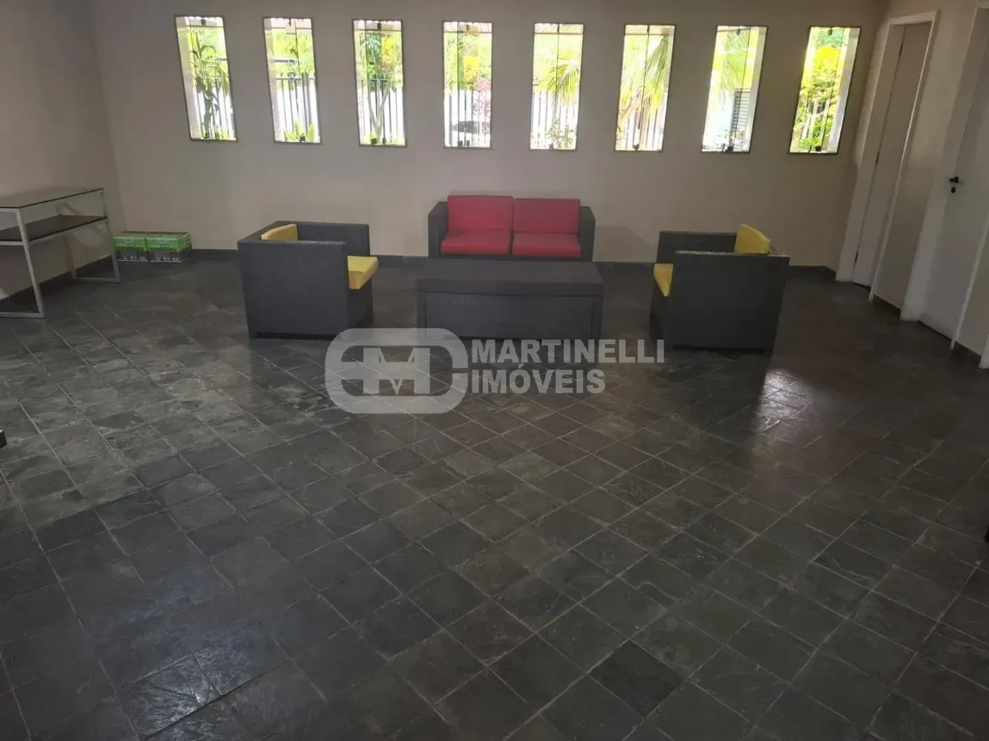 Furnished 3-bedroom apartment with a terrace — photo 29